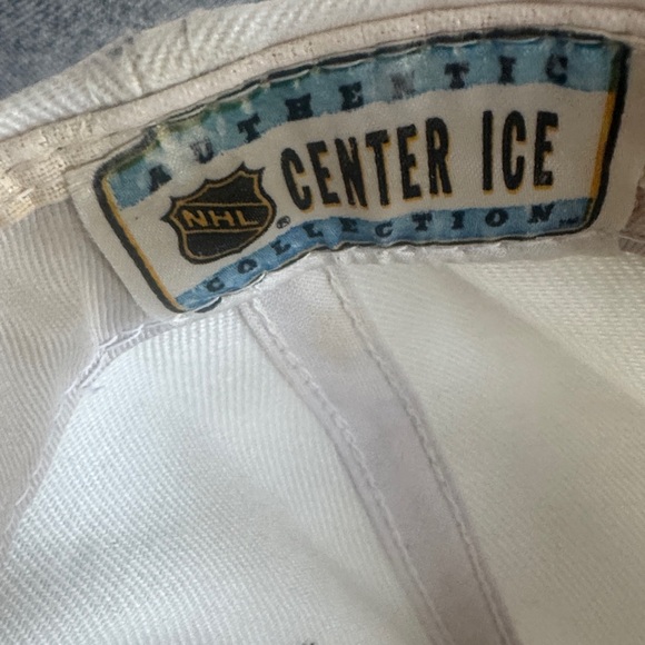 Vintage Vancouver Canucks Hockey Cap with Team Pin - NHL - Picture 3 of 8